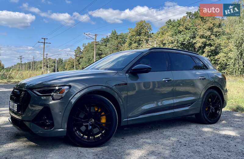 Внедорожник / Кроссовер Audi e-tron 2022 в Киеве