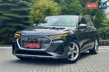 Внедорожник / Кроссовер Audi e-tron 2021 в 