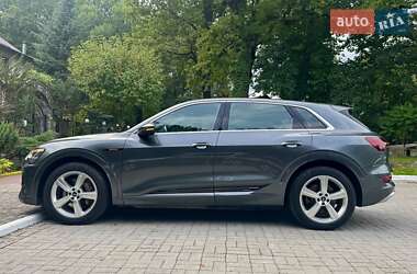 Внедорожник / Кроссовер Audi e-tron 2021 в 