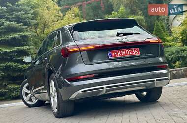 Внедорожник / Кроссовер Audi e-tron 2021 в 
