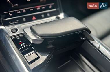 Внедорожник / Кроссовер Audi e-tron 2021 в 