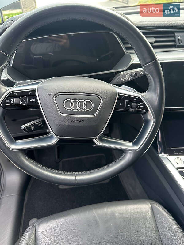 Позашляховик / Кросовер Audi e-tron 2021 в Новояворівську