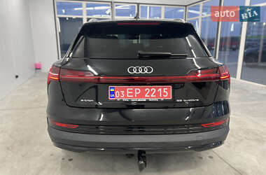 Позашляховик / Кросовер Audi e-tron 2020 в 