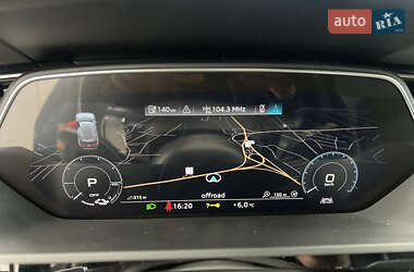 Позашляховик / Кросовер Audi e-tron 2020 в 