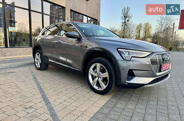 Внедорожник / Кроссовер Audi e-tron 2020 в 