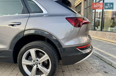 Внедорожник / Кроссовер Audi e-tron 2020 в 