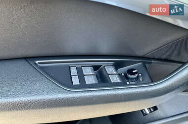 Внедорожник / Кроссовер Audi e-tron 2020 в 