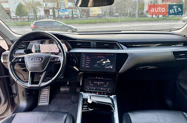 Внедорожник / Кроссовер Audi e-tron 2020 в 