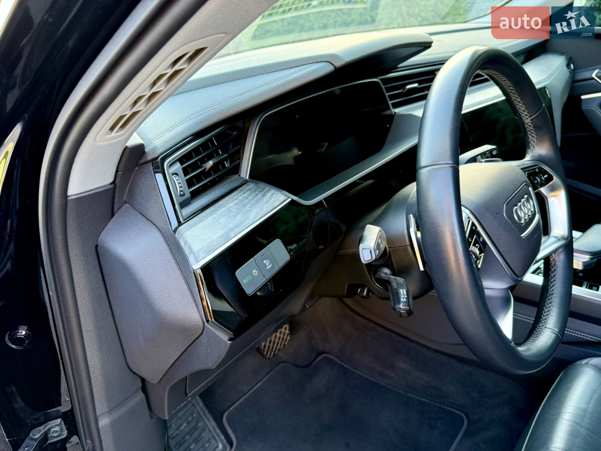 2021 Audi e-tron - мініатюра 2