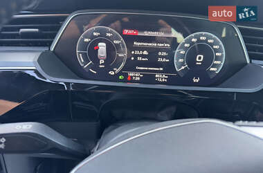 Внедорожник / Кроссовер Audi e-tron 2020 в 