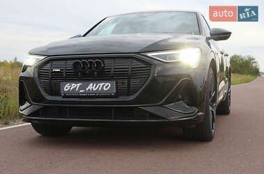 Внедорожник / Кроссовер Audi e-tron 2023 в 