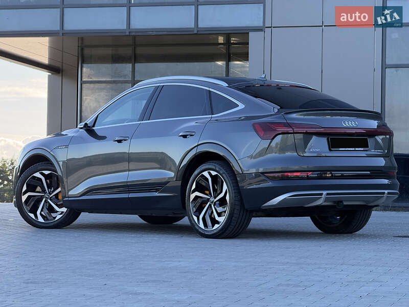 Позашляховик / Кросовер Audi e-tron 2020 в Чернівцях