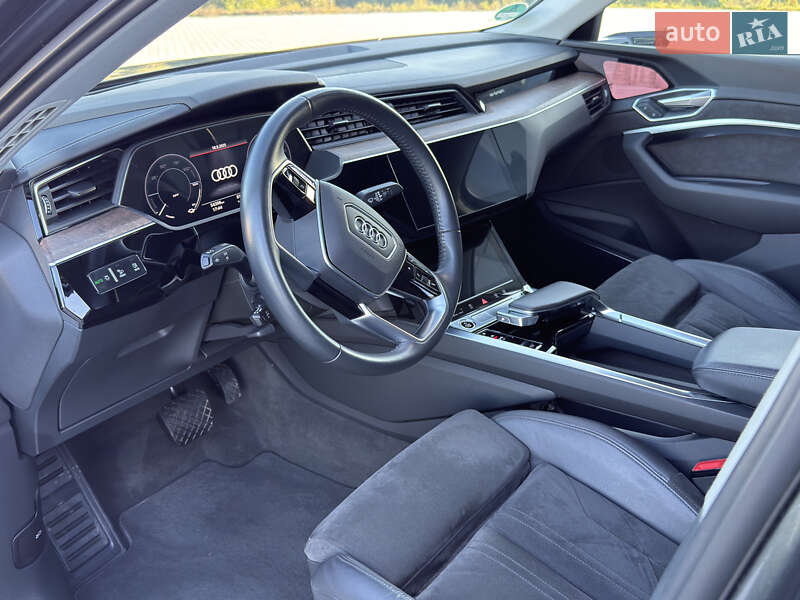 Позашляховик / Кросовер Audi e-tron 2020 в Чернівцях