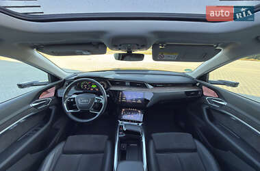 Внедорожник / Кроссовер Audi e-tron 2020 в 
