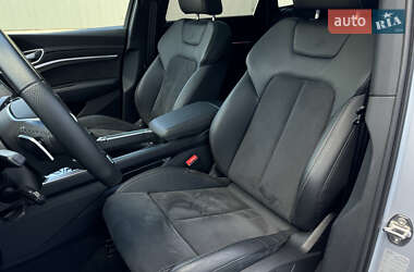 Внедорожник / Кроссовер Audi e-tron 2021 в 