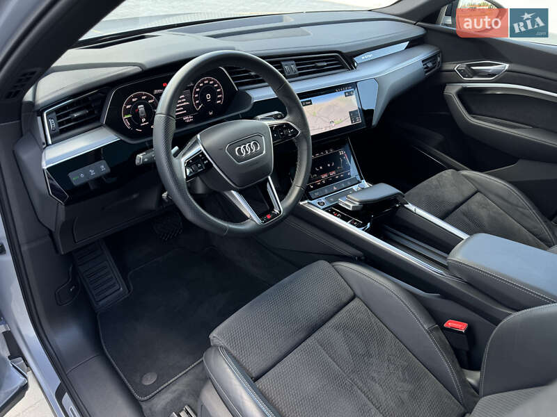 Позашляховик / Кросовер Audi e-tron 2021 в Мукачевому