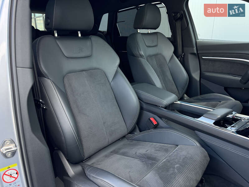 Позашляховик / Кросовер Audi e-tron 2021 в Мукачевому