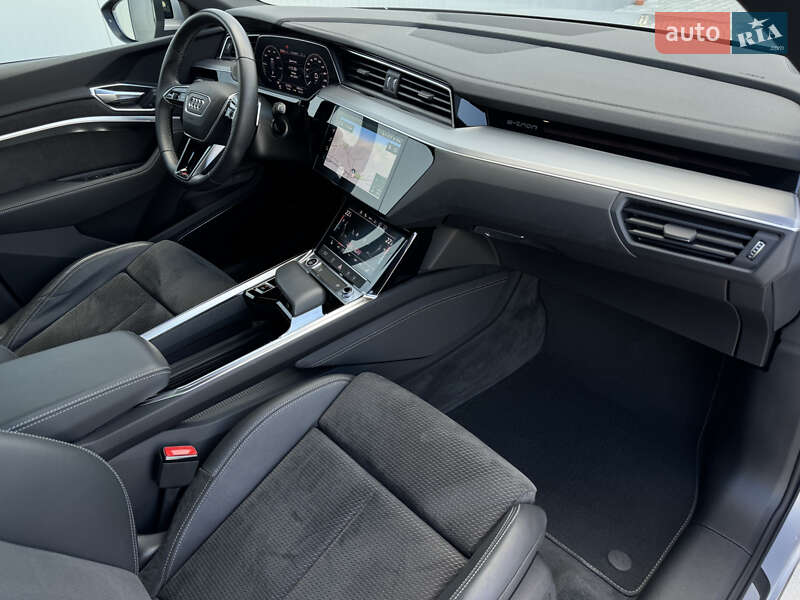 Позашляховик / Кросовер Audi e-tron 2021 в Мукачевому