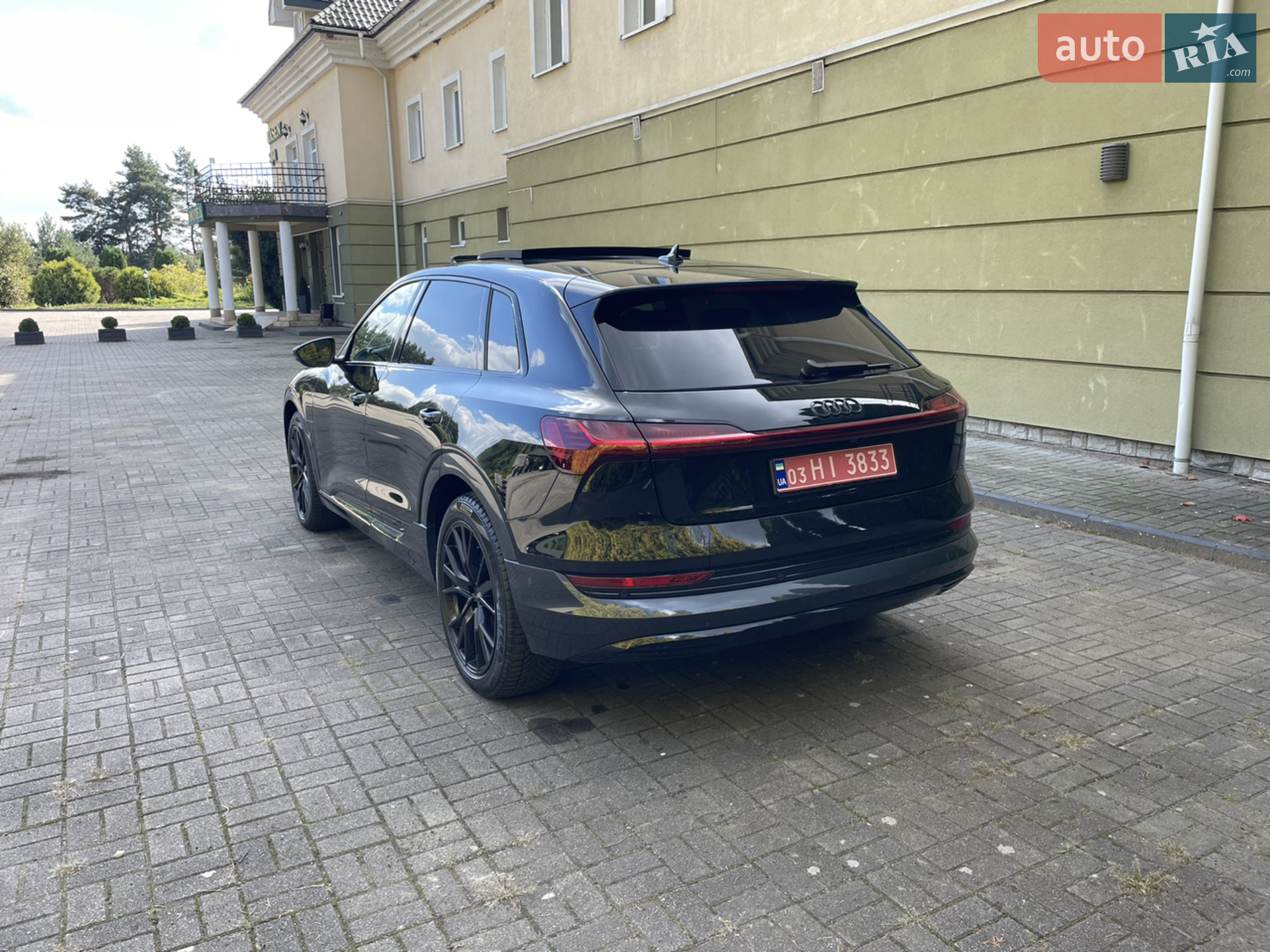 2022 Audi e-tron - мініатюра 10