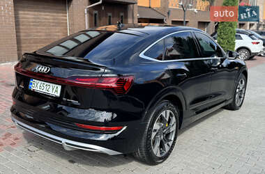 Внедорожник / Кроссовер Audi e-tron 2021 в 