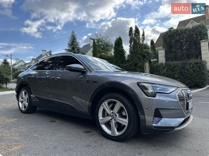 Позашляховик / Кросовер Audi e-tron 2020 в Києві