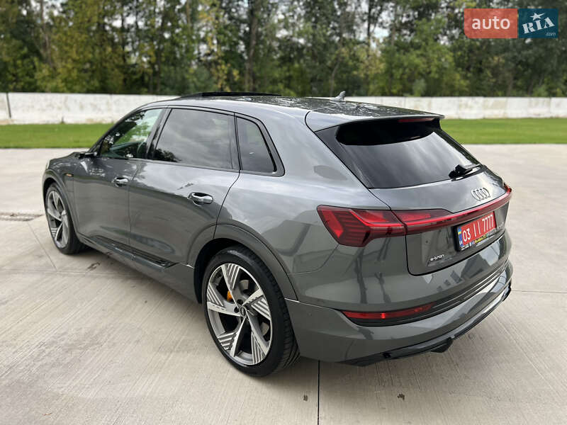 Позашляховик / Кросовер Audi e-tron 2021 в Луцьку