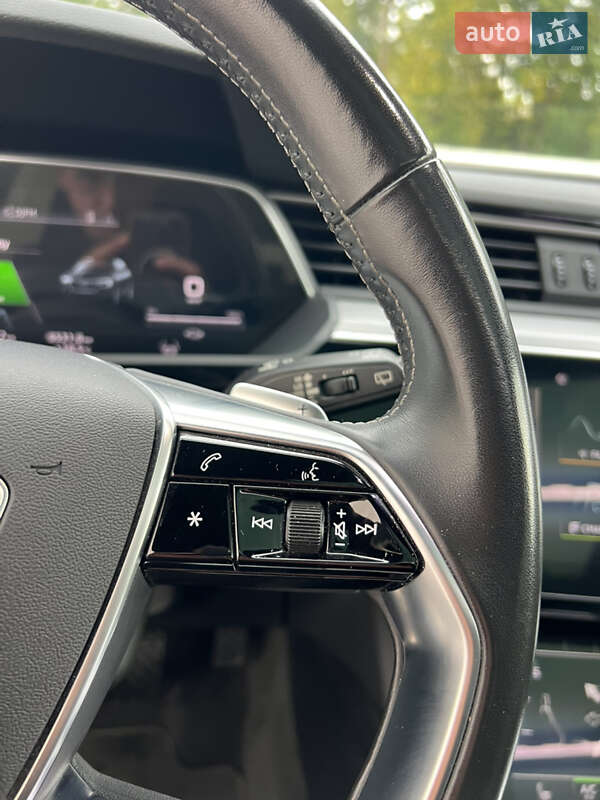 Позашляховик / Кросовер Audi e-tron 2021 в Луцьку