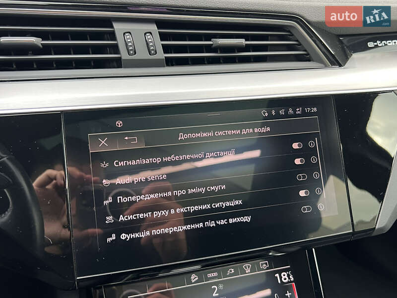 Позашляховик / Кросовер Audi e-tron 2021 в Луцьку