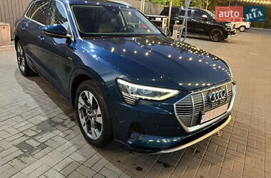 Внедорожник / Кроссовер Audi e-tron 2020 в 