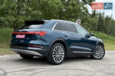 Внедорожник / Кроссовер Audi e-tron 2021 в 