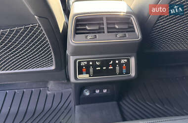 Внедорожник / Кроссовер Audi e-tron 2019 в 