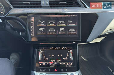 Внедорожник / Кроссовер Audi e-tron 2019 в 