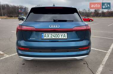 Позашляховик / Кросовер Audi e-tron 2019 в 