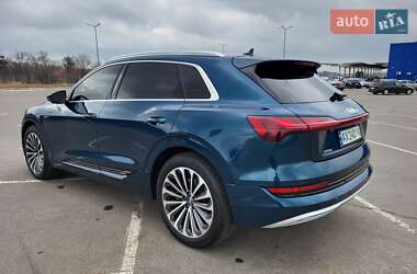 Позашляховик / Кросовер Audi e-tron 2019 в 