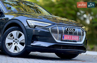 Внедорожник / Кроссовер Audi e-tron 2019 в 