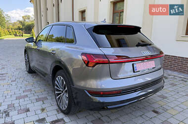 Позашляховик / Кросовер Audi e-tron 2020 в 