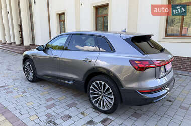 Позашляховик / Кросовер Audi e-tron 2020 в 