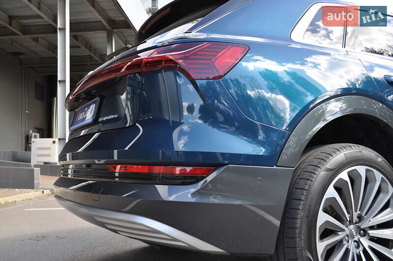 Внедорожник / Кроссовер Audi e-tron 2019 в Киеве
