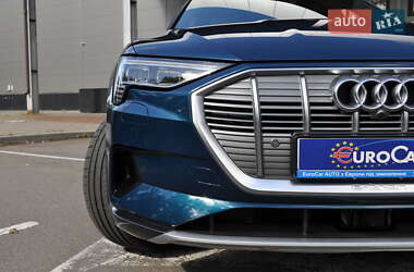 Позашляховик / Кросовер Audi e-tron 2019 в 