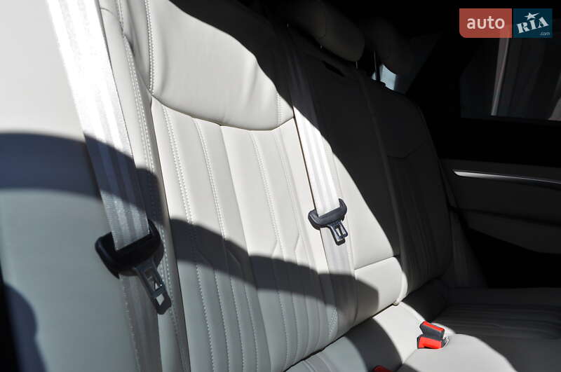 Внедорожник / Кроссовер Audi e-tron 2019 в Киеве