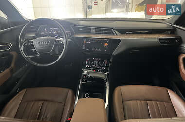 Внедорожник / Кроссовер Audi e-tron 2019 в 