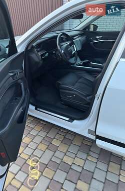 Внедорожник / Кроссовер Audi e-tron 2019 в 