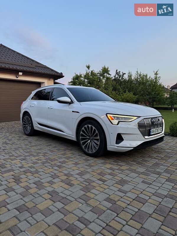 Внедорожник / Кроссовер Audi e-tron 2019 в Киеве