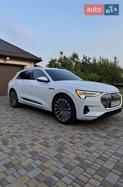 Внедорожник / Кроссовер Audi e-tron 2019 в 