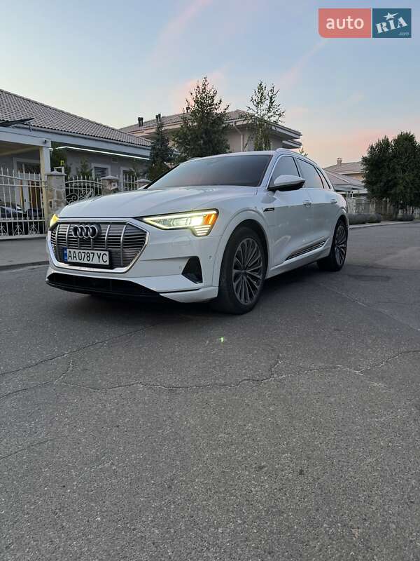 Внедорожник / Кроссовер Audi e-tron 2019 в Киеве
