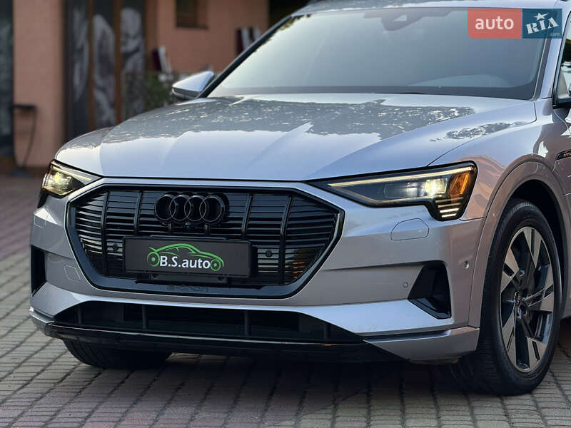Позашляховик / Кросовер Audi e-tron 2022 в Мукачевому