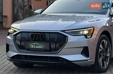 Внедорожник / Кроссовер Audi e-tron 2022 в 