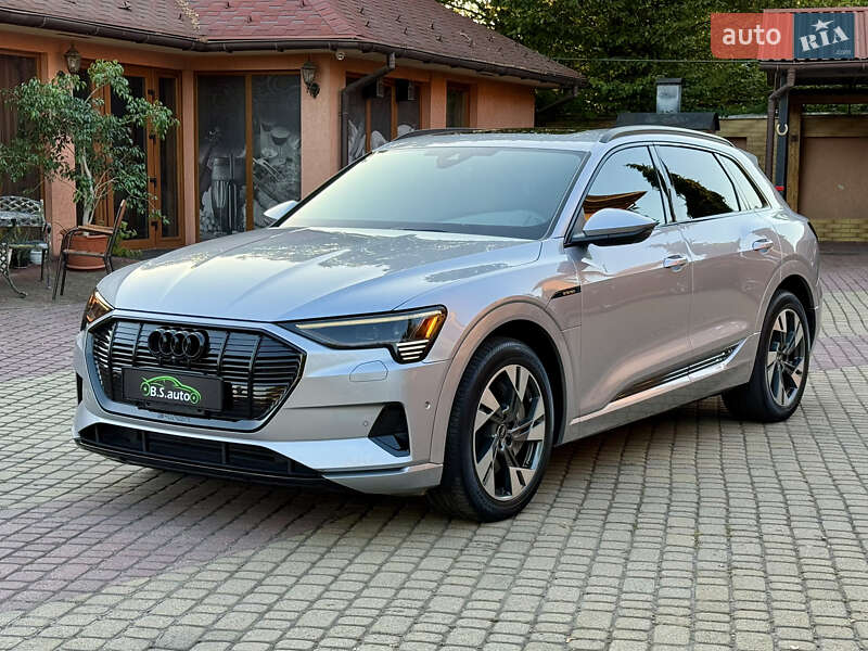 Позашляховик / Кросовер Audi e-tron 2022 в Мукачевому