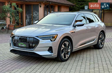 Внедорожник / Кроссовер Audi e-tron 2022 в 
