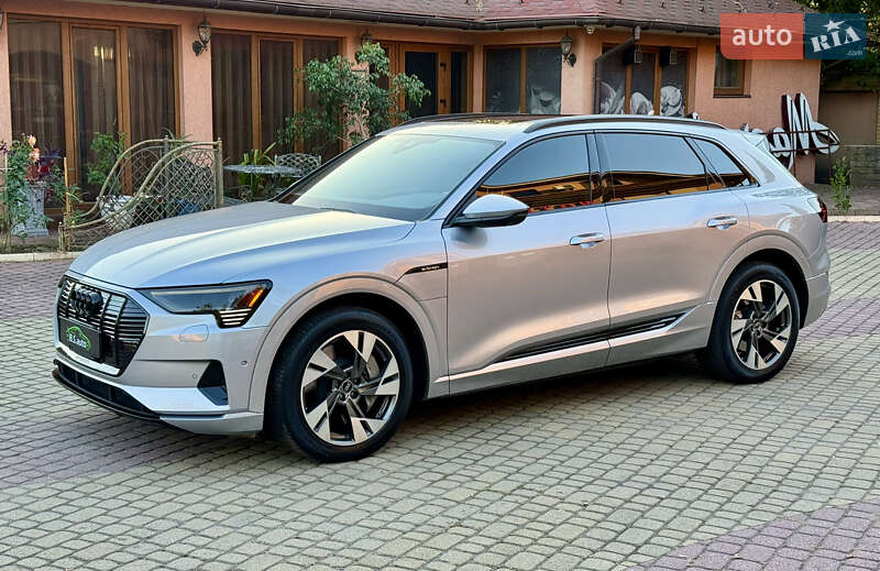 Позашляховик / Кросовер Audi e-tron 2022 в Мукачевому